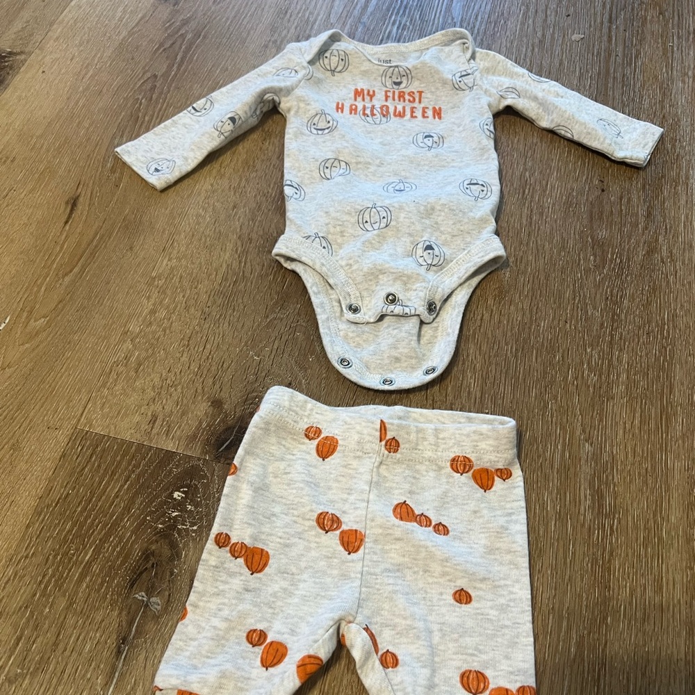 Two sets of newborn outfits!!